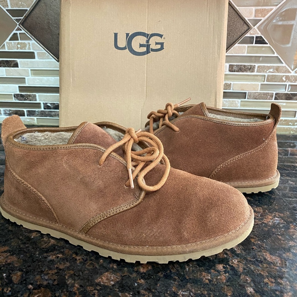 BRAND NEW Men Size 8 Uggs!